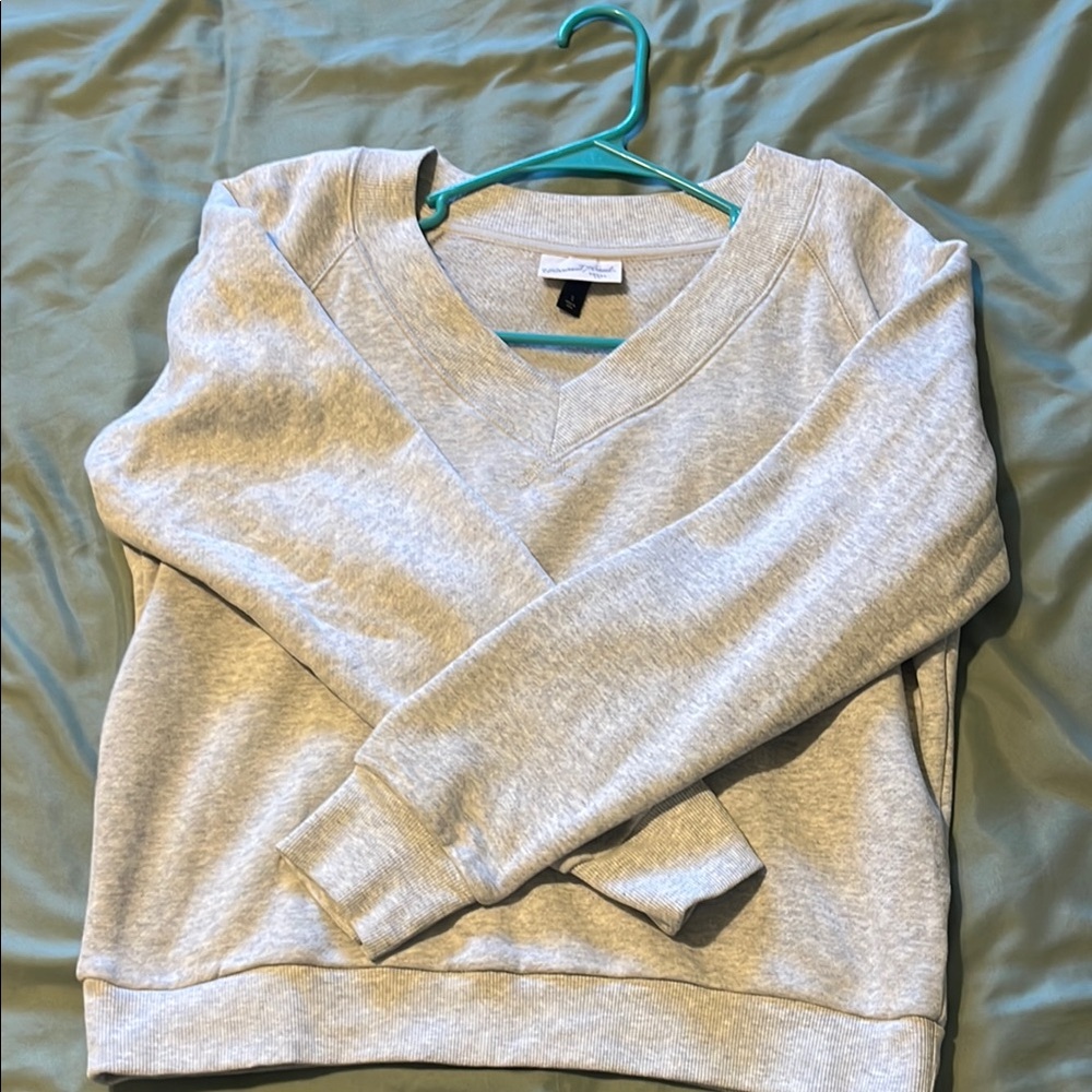 Universal Thread Gray V-Neck Women's Sweater NWOT